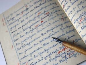 j0439466 j0439466 300x227 Encourage a love of writing