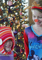 elf and reindeer 150x210 Soup Scoop   Best Links of the Week