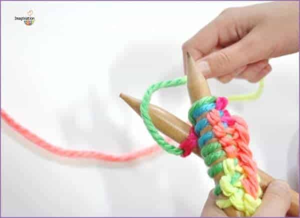 teaching kids to knit - around the back