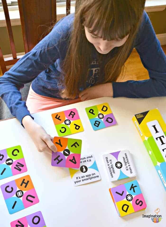 Itzi: Easy-to-Play Word Game for Families